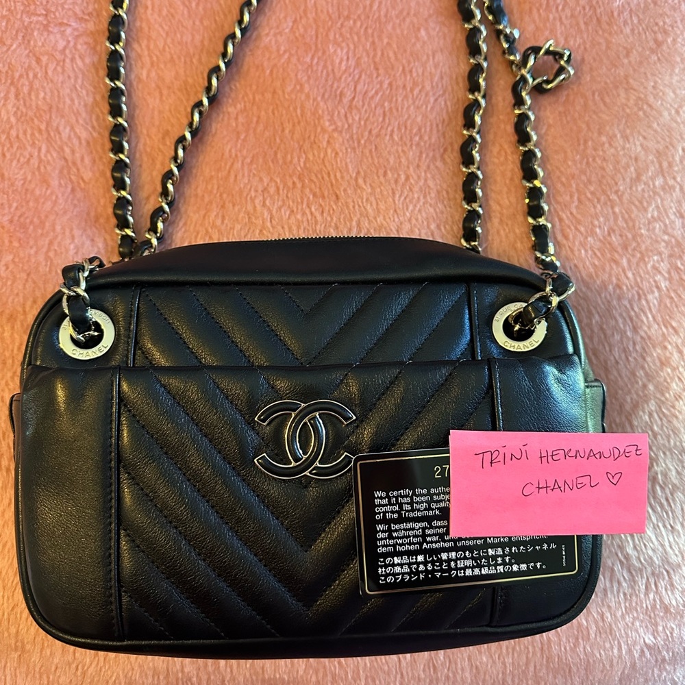 🥳 SOLD 🥳Chanel Chevron Daily camera bag
